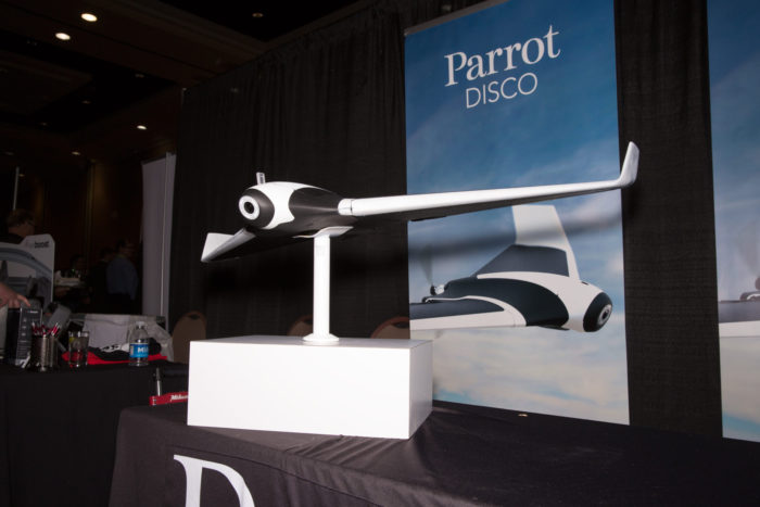 Parrot Disco – dron s výdrží až 45 minut