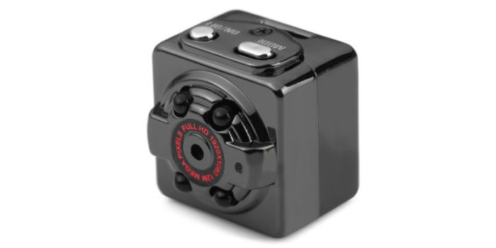 SQ8 Mini – levná autokamera s nočním viděním