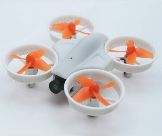 Představení: Warlark-80 – další micro závodník s FPV a OSD