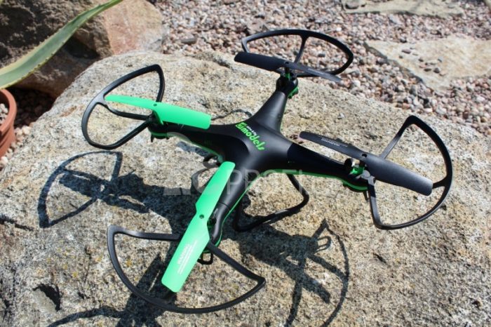 Sky Watcher 3 – levný dron v hliníkovém kufru