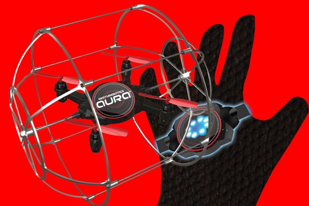 Dron Aura – dron, který zvládne ovládat každý