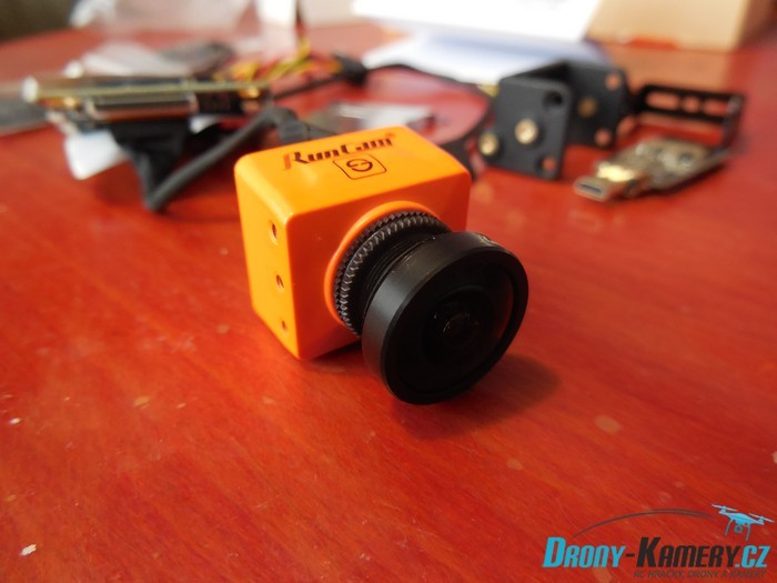 Recenze Runcam Split 2 – kamera stvořená pro FPV