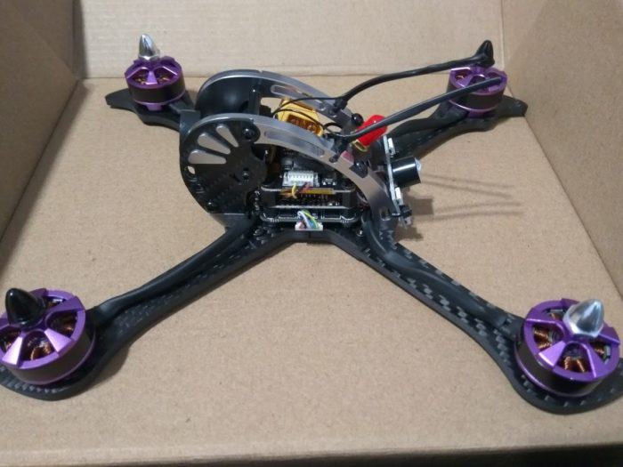 Kde koupit závodní dron?