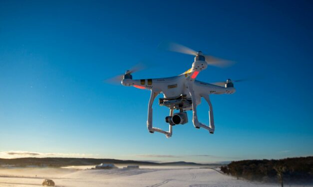 DJI Neo 2 — ultralehký dron pod 300 g. Pro koho a kdy nestačí?