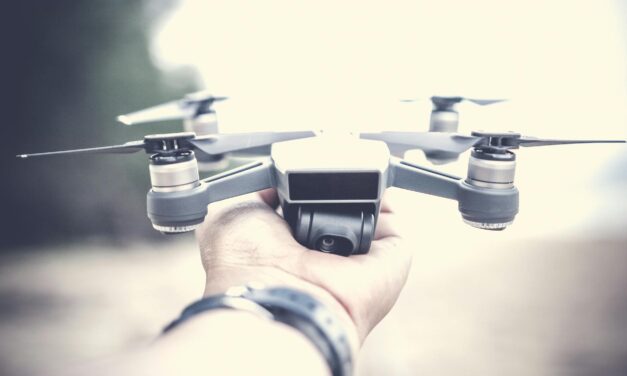 Nejlepší drony pod 10 000 Kč v 2026 — zlatá střední třída
